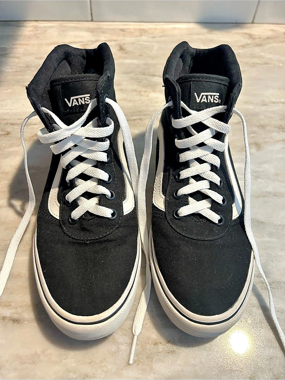 Vans Sk8-Hi Black & White US 8.5 women’s Sneakers